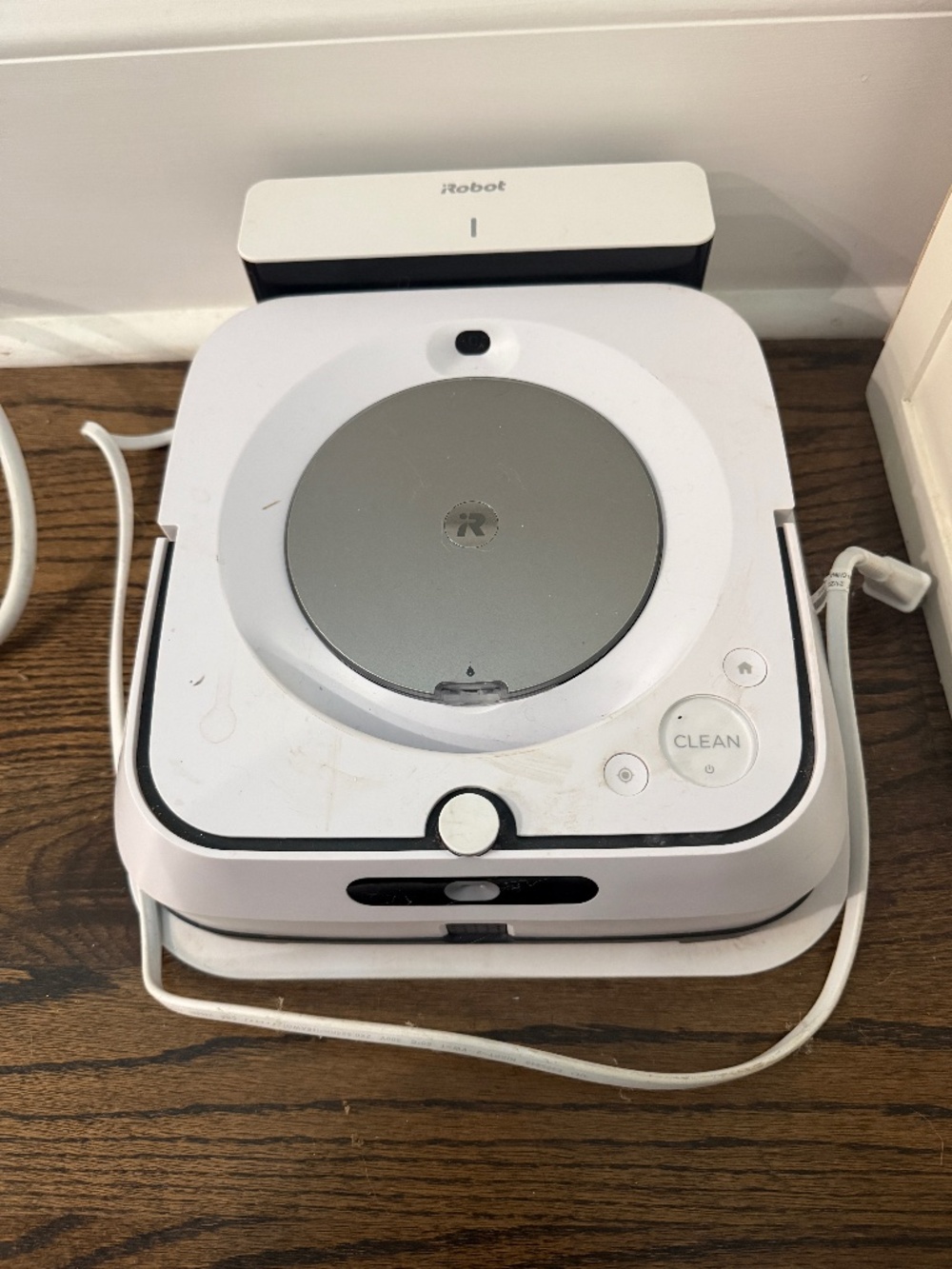 iRobot Braava Jet M6 Robot Mop